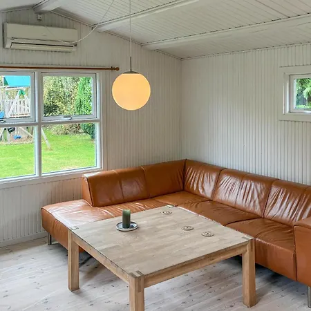 2 Bedroom Cozy In Idestrup * Bøtø By