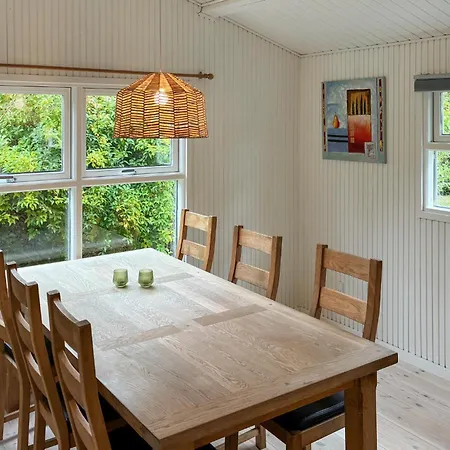 2 Bedroom Cozy In Idestrup Feriehus