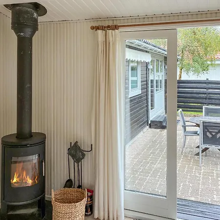 2 Bedroom Cozy In Idestrup