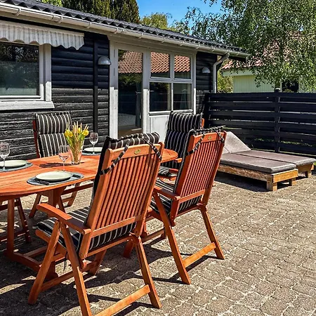 Nyaraló 2 Bedroom Cozy In Idestrup